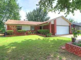 404 E 21st Ct, Owasso, OK 74055