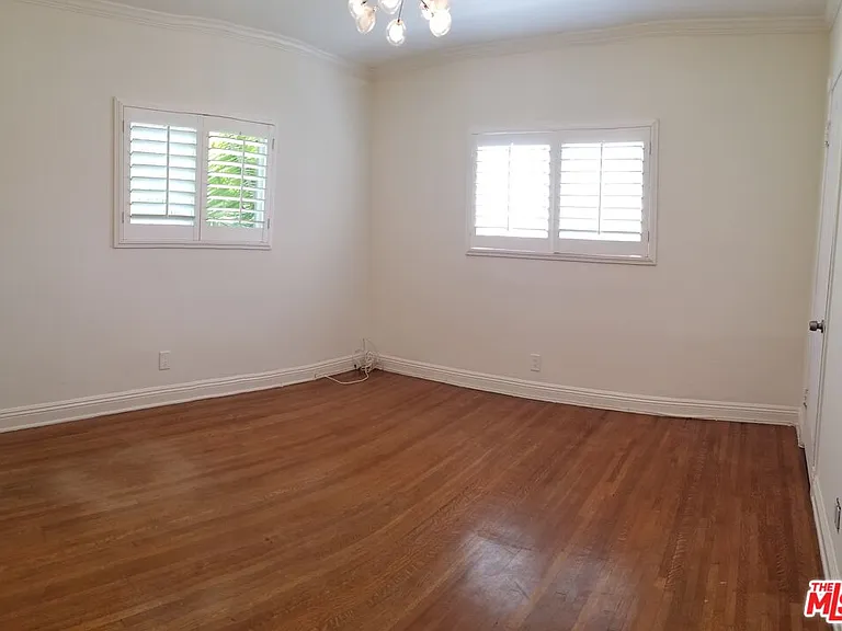 1745 Midvale Ave — Photo 32