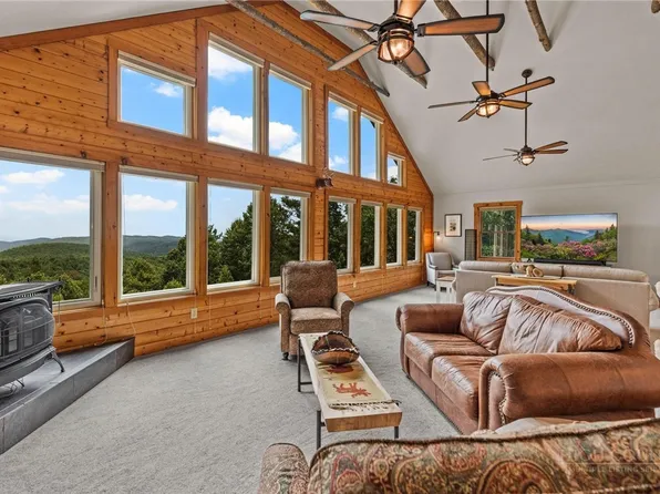 374 Tinys Mountain Drive, Deep Gap, NC 28618