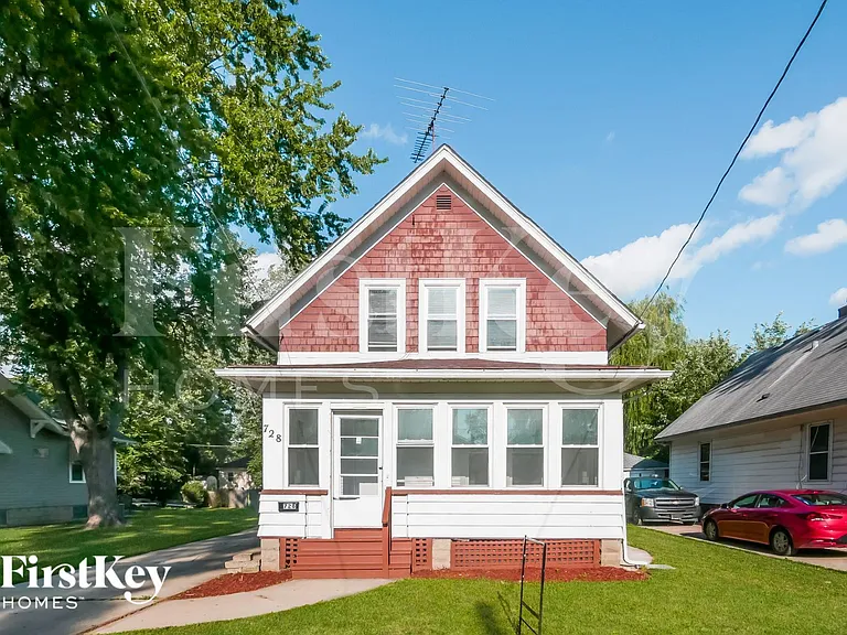 728 Watson St — Photo 1