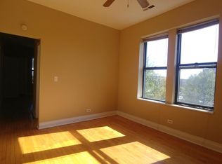 1117 S Racine Ave APT 4R, Chicago, IL 60607