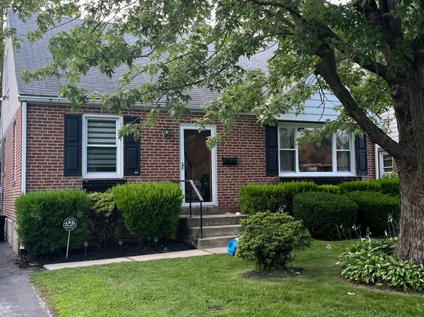 48 S Malin Rd, Broomall, PA 19008