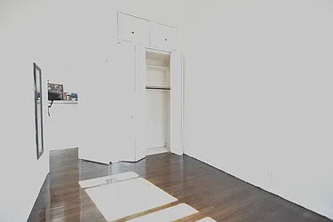 Rented by Green Line Realty