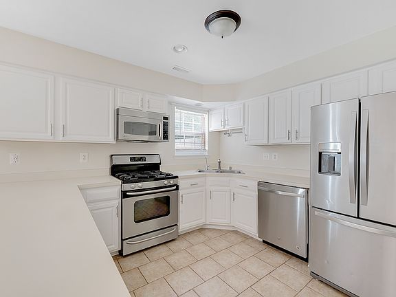 5th image of 6119 Oaklawn Ln