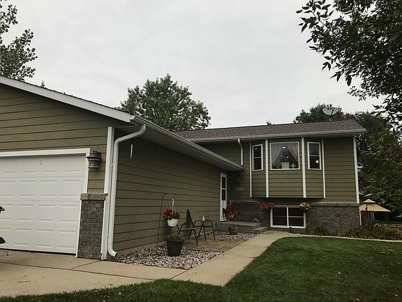 2nd image of 1213 Bridgeport Ln NW
