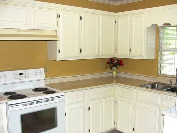 2nd image of 5518 Lakota Dr