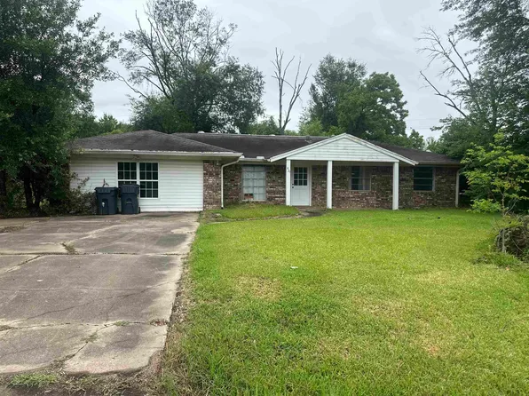 421 Nancy Dr, Bridge City, TX 77611