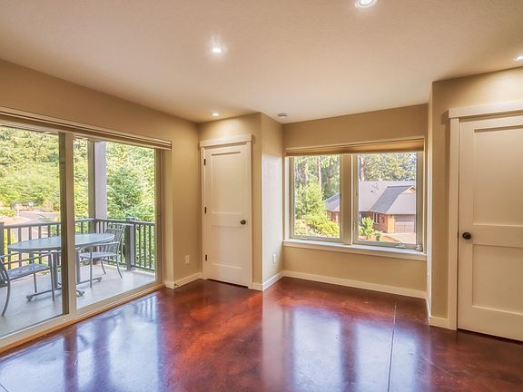 4th image of 3169 NE Cascara Ct