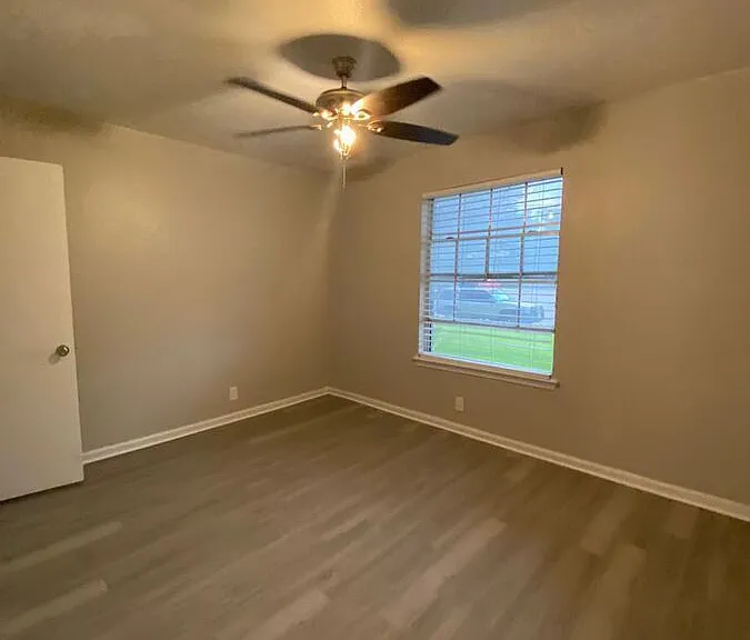 1729 Cox St — Photo 516
