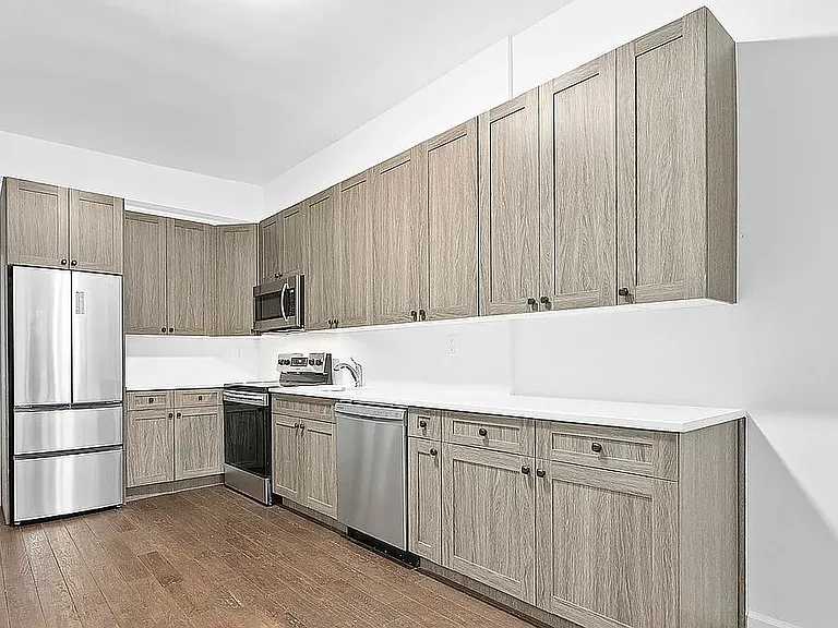 359 W 22nd St #1A — Photo 3