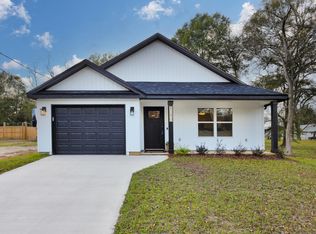 8090 3rd St, Laurel Hill, FL 32567