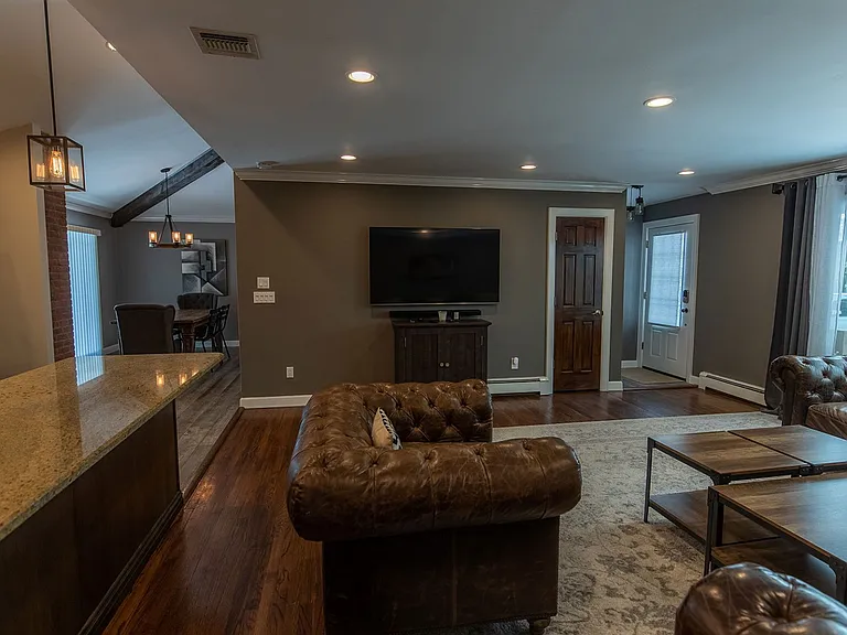 36 Tyrone Dr — Photo 3