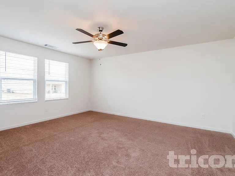 1044 Hudson Ct — Photo 7