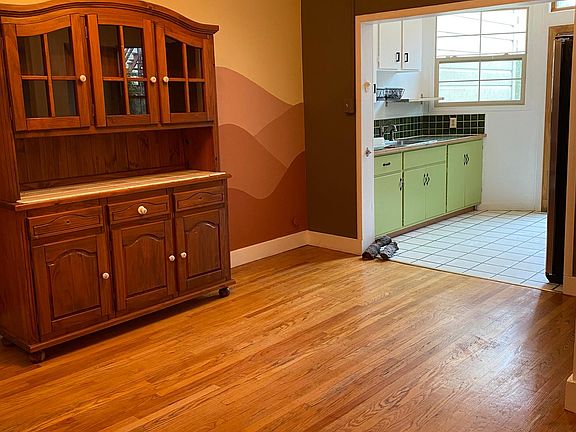 2nd image of 180 Clayton St #180B