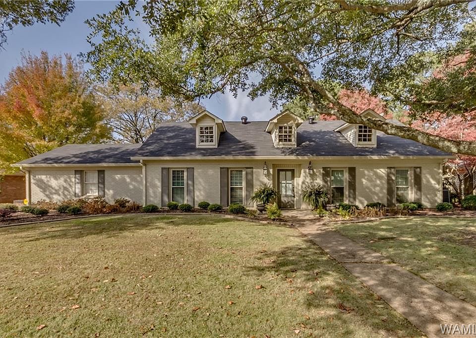 1st image of 318 Riverdale Dr