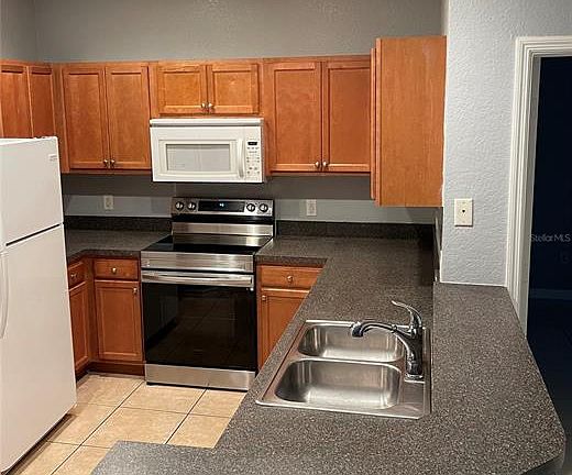 4th image of 2388 Grand Central Pkwy APT 3