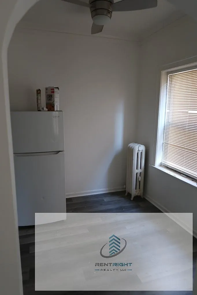 Studio, 1.0 bath, 500 sqft, $1,300 — Photo 3