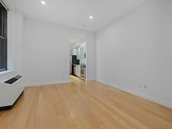 3rd image of 37 Wall St APT 16H