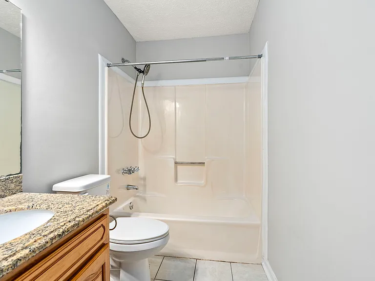 1309 Sanders St — Photo 15