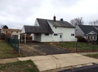 24 Inwood Rd, Levittown, PA 19057