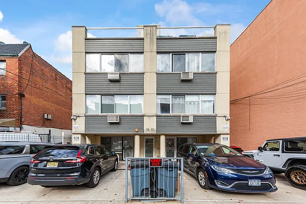 Sold by NY Space Finders Inc. | media 1