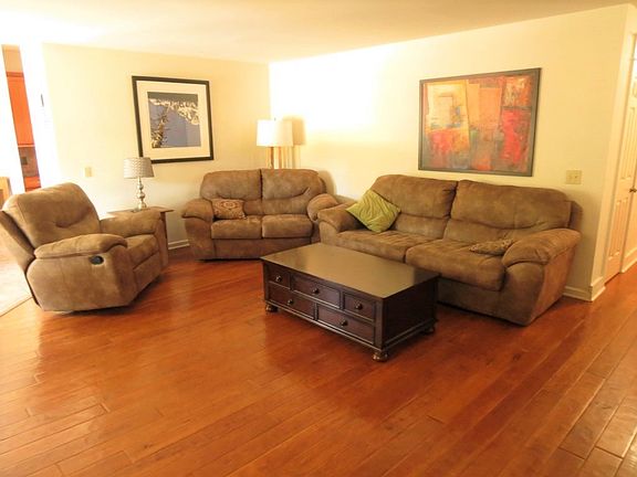 5th image of 2107 N Crescent Dr