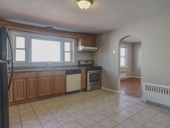 4th image of 125 Laidlaw Ave #2