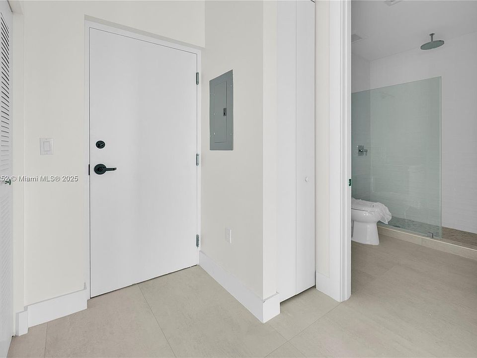 1st image of 530 SW 11th Ave #302