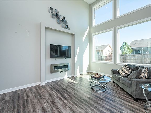 3rd image of 1405 NE Mocking Bird Ln