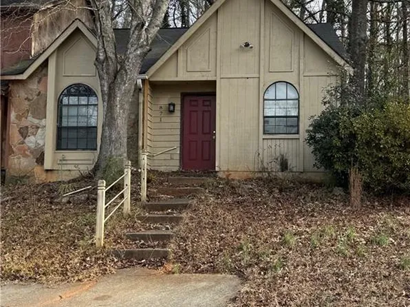 871 Brandy Oaks Ln, Stone Mountain, GA 30088