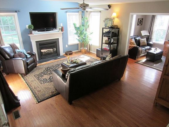 3rd image of 175 Ivy Glen Ln