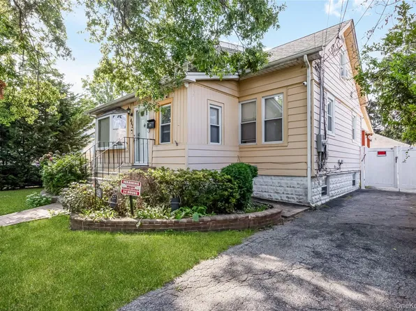 442 Cedar Street, Uniondale, NY 11553