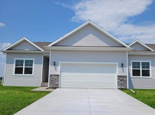 800 Juneberry Dr, Palo, IA