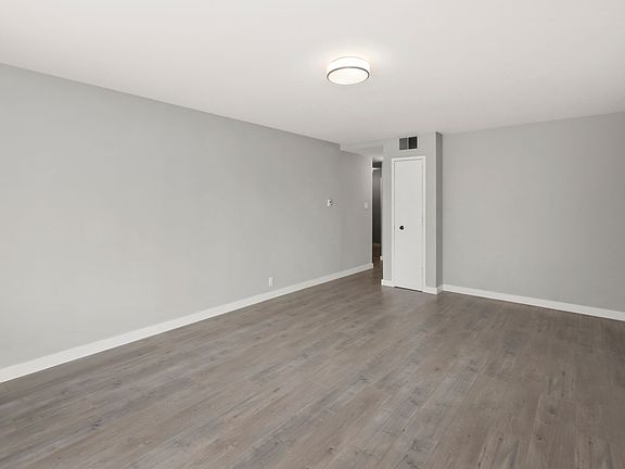 4th image of 230 12th Ave #389R