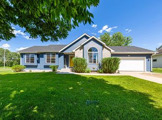 1555 Cornerstone Ln SE, Owatonna, MN 55060