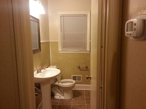2nd image of 1025 W Lake Dr