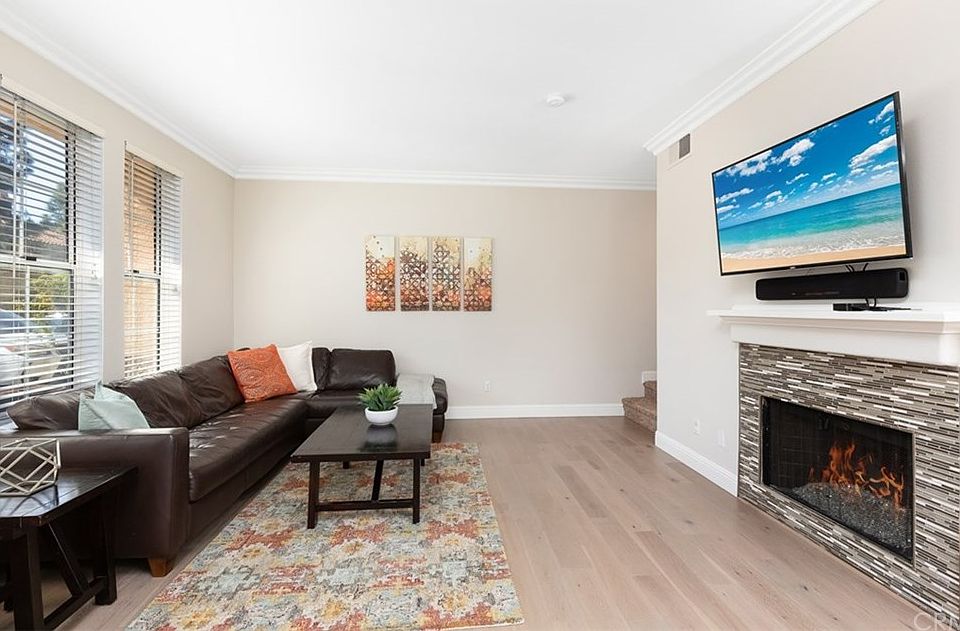 1st image of 77 Waxwing Ln