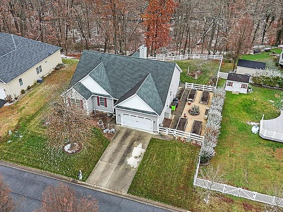 2nd image of 475 India Dr