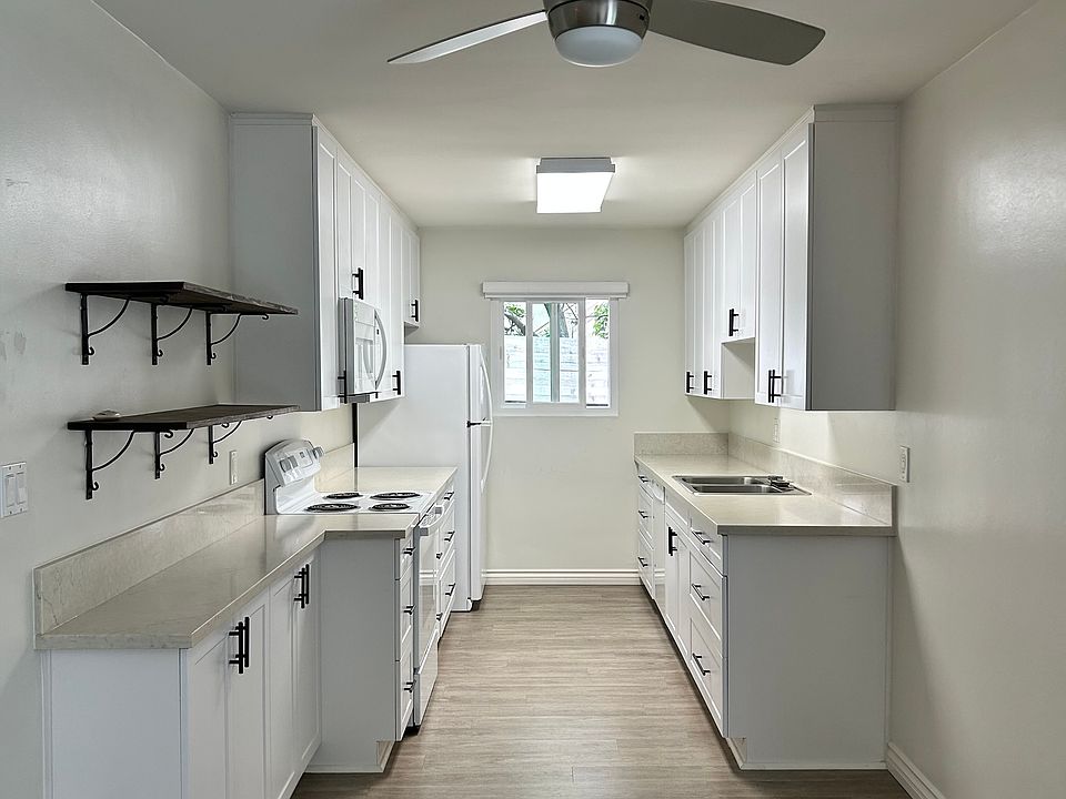 1st image of 140 W Kalmia St #206