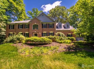 16 Cliffview Ct, Princeton Junction, NJ 08550