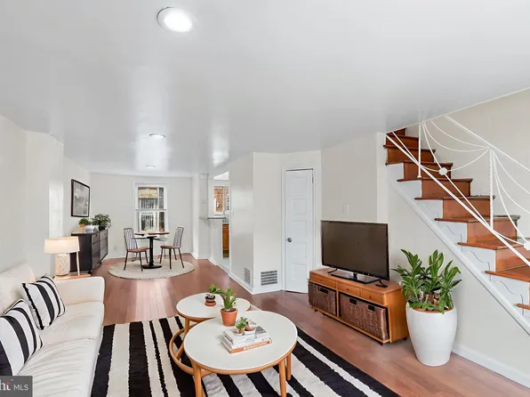 734 Landis St, Philadelphia, PA 19124
