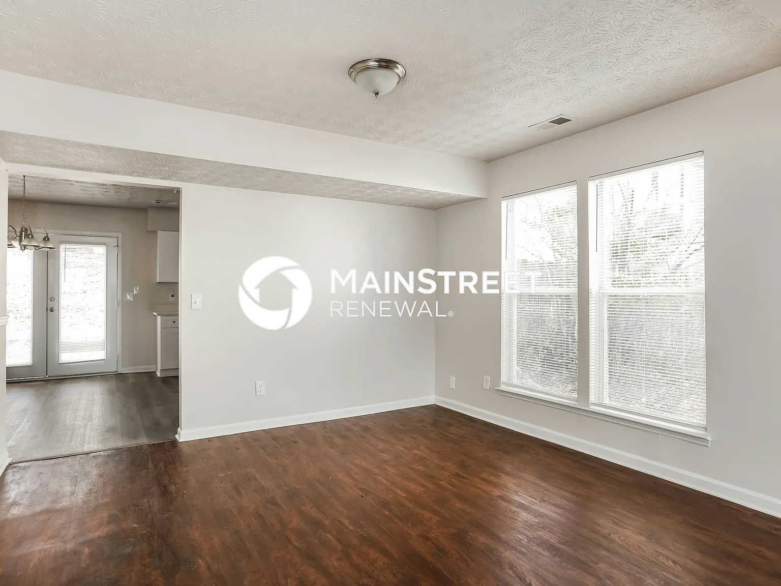 1724 Laurel Creek Cir — Photo 3
