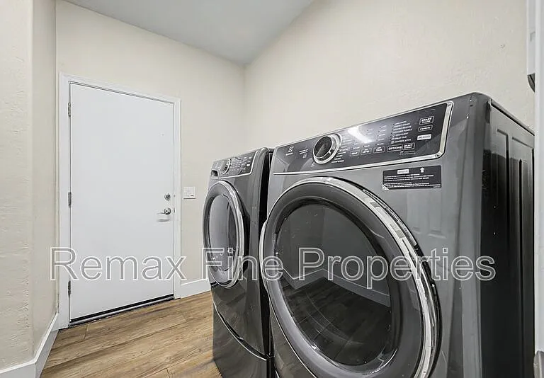 9118 E Topeka Dr — Photo 29