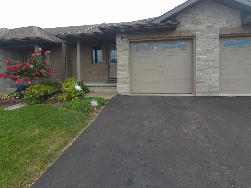 16 Cortland Cres