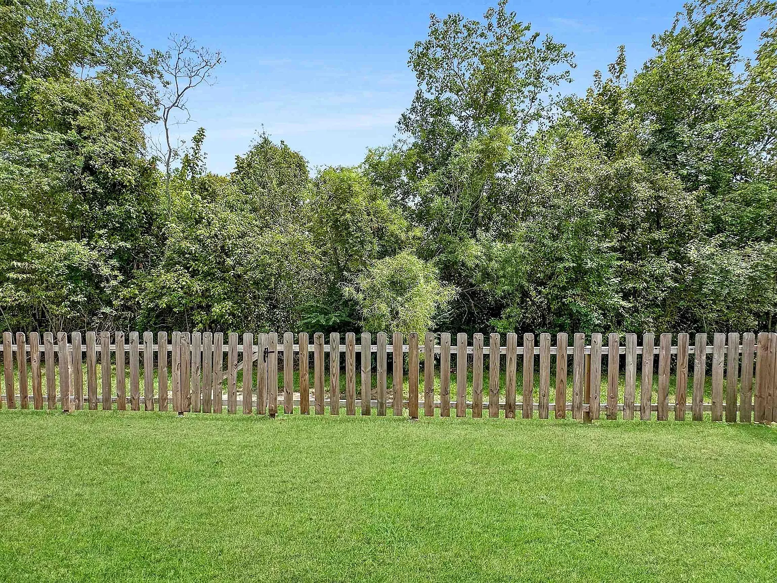3 bed, 1825 sqft, $2,700 — Photo 2