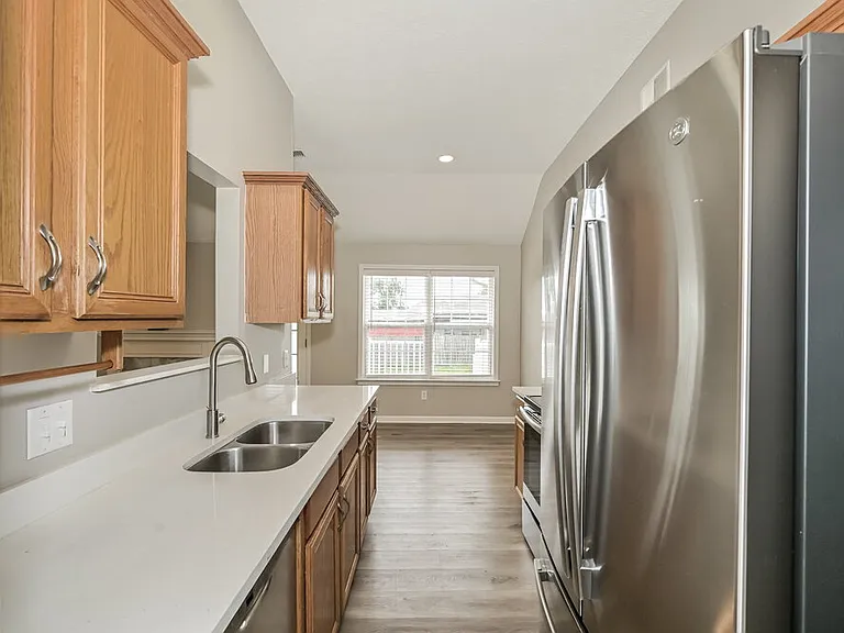 416 Lake Forest Dr — Photo 8
