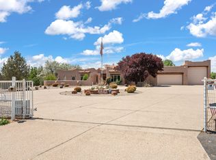 12 Blueberry Ln, Los Lunas, NM 87031