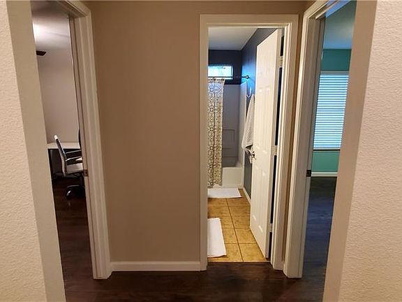 5th image of 301 Wold Dr