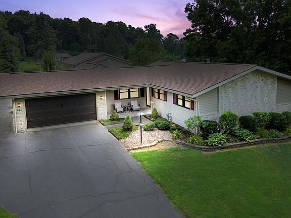 2nd image of 824 Southridge Dr