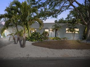10001 S Yacht Club Dr, Treasure Island, FL 33706